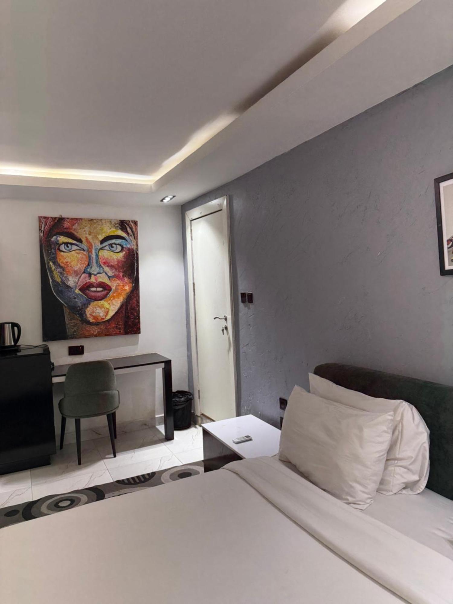Austra Hotels And Apartments Maitama Abuja Eksteriør billede